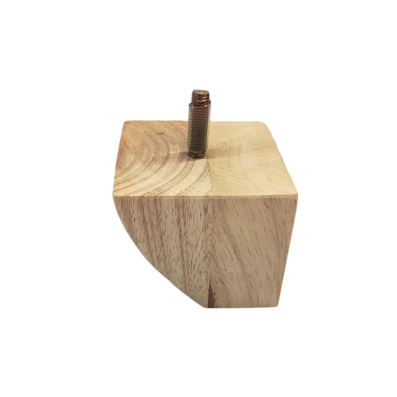 Ξύλινο πόδι επίπλου σε φυσικό χρώμα, με ανάγλυφα χωρίσματα. Έχει επίσης, βίδα στο πάνω μέρος. Είναι σε λευκό φόντο.