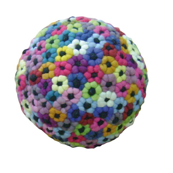poyf-skampo-polyxromo-flower-balls-rug-pouf-b
