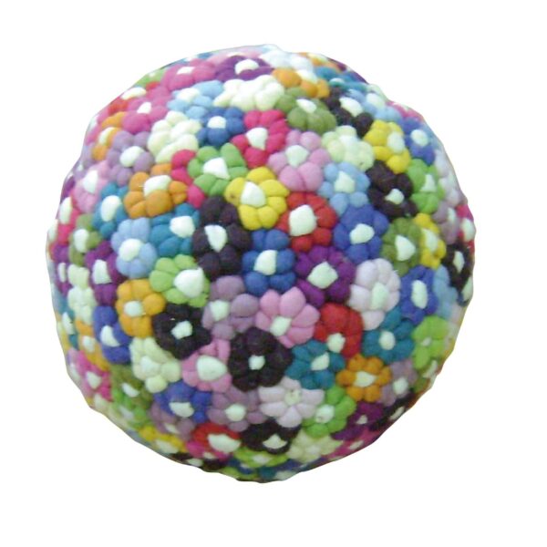 poyf-skampo-polyxromo-leuko-flower-balls-rug-pouf