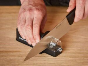 Ακονιστήρι Μαχαιριών Fiskars Essential Roll Sharp 1023811