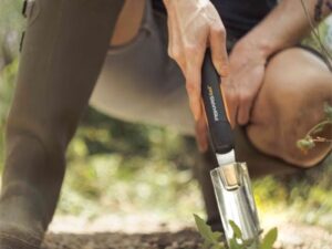 Εκριζωτής Fiskars Xact Weed Extractor Iron 39,6cm 1027046