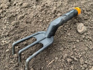 Πηρούνα Κήπου Χειρός Fiskars Solid Hoe 30,7cm 1001600