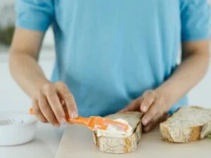 Σετ 3 Πλαστικά Μαχαίρια Επάλειψης Fiskars Functional Form 1016121